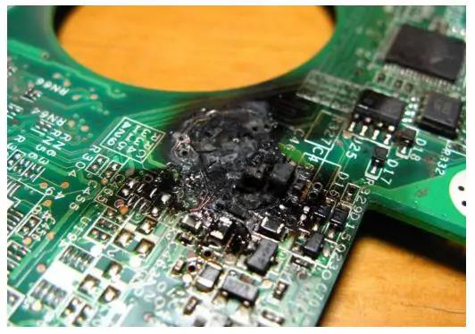 激光錫焊過程不可控?zé)龤У碾娐钒鍒D示 激光錫焊過程不可控?zé)龤У碾娐钒鍒D示